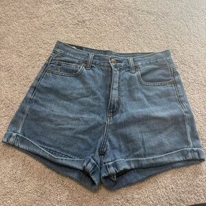 American eagle mom Jean shorts